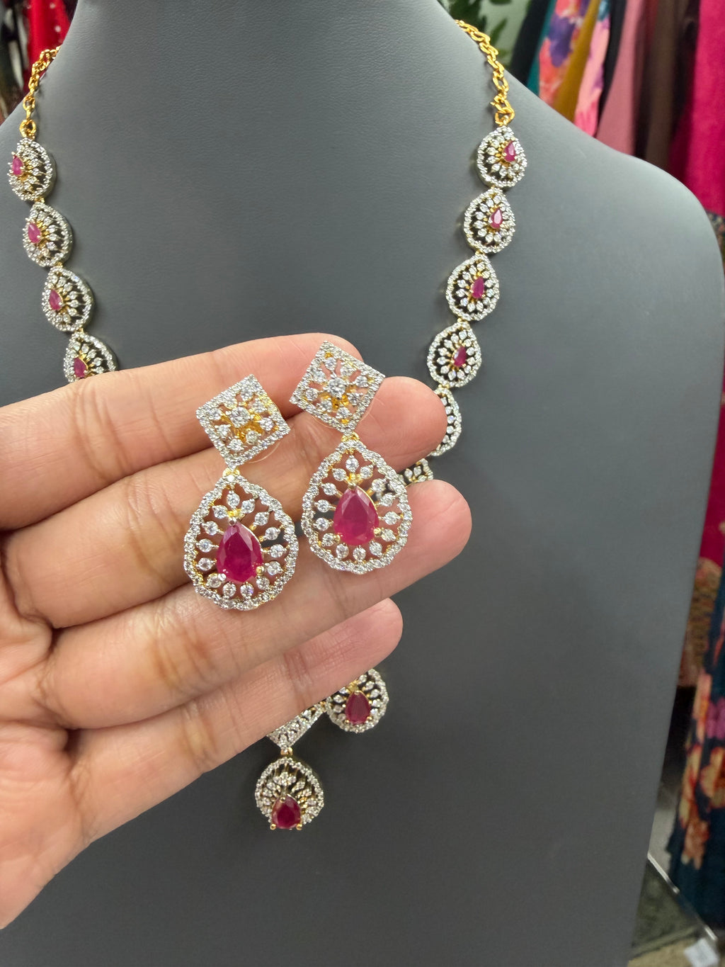 Necklace with matching earrings ✨