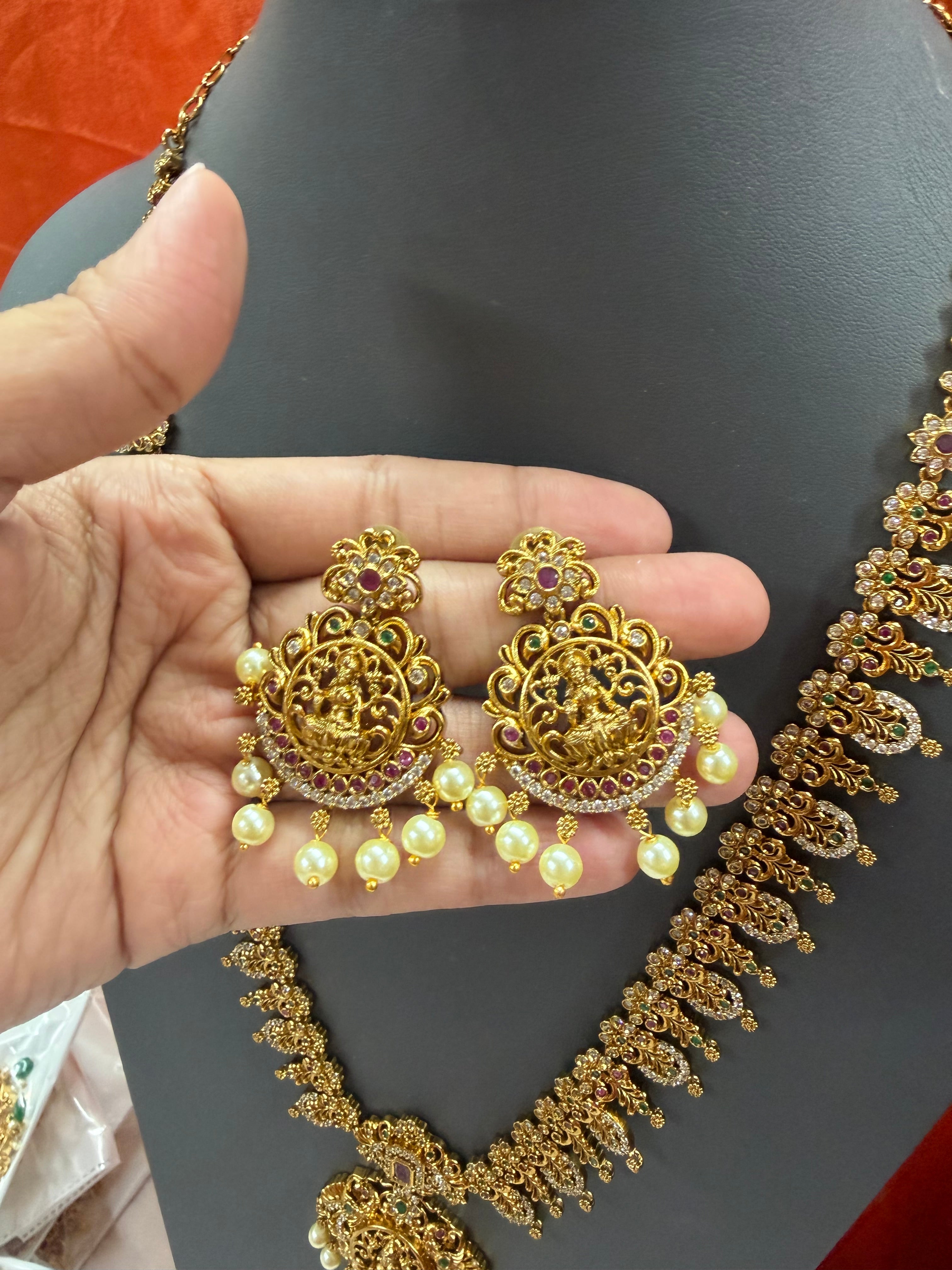 Long haram with matching earrings ✨
