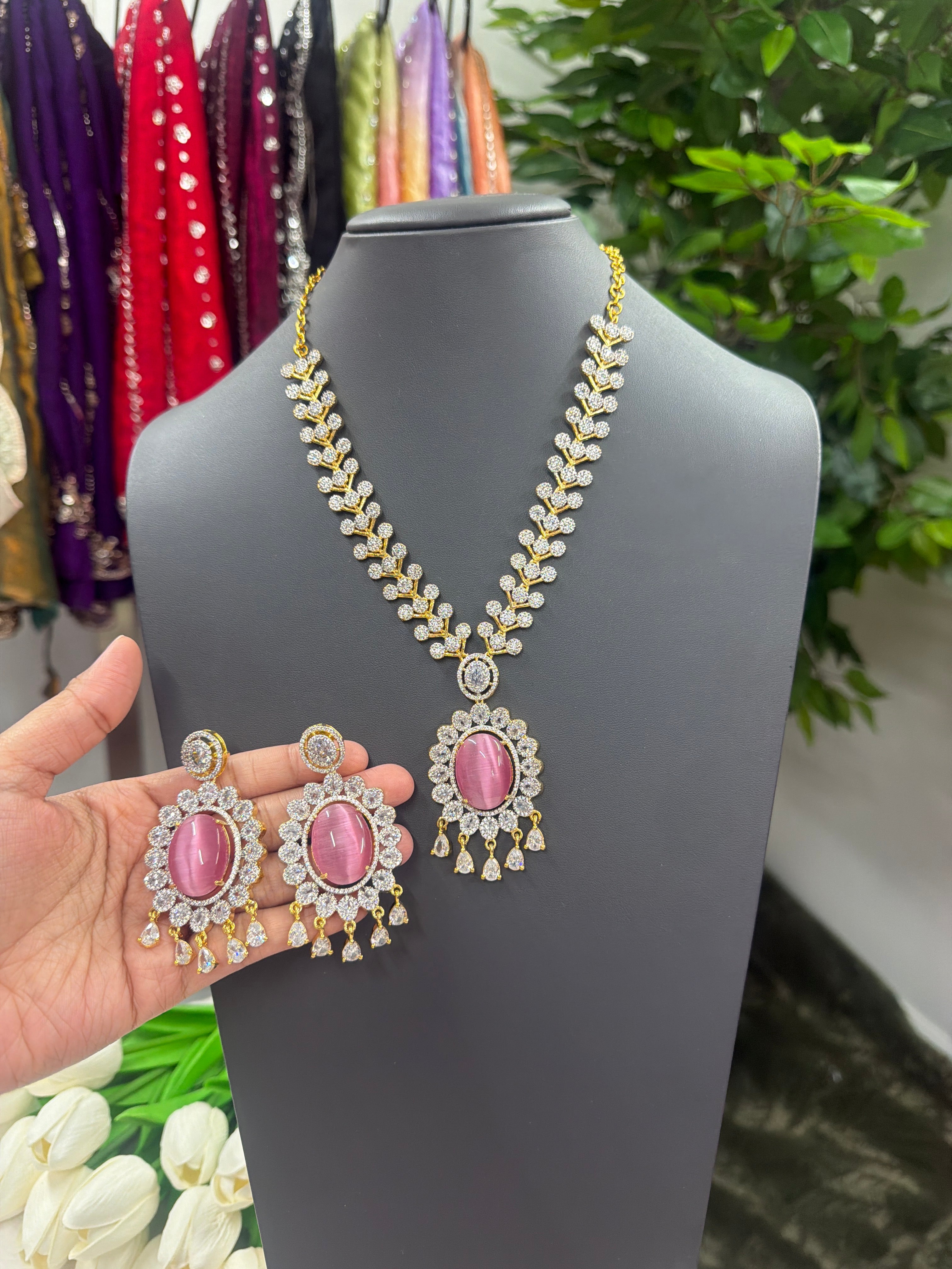 Statement Necklace with Matching Earrings ✨