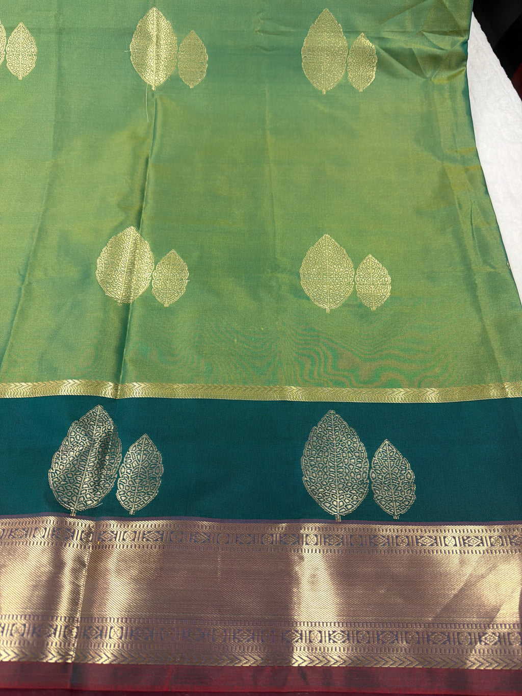 Soft Silk Saree ✨
• Fall & pico done
• Saree only (No blouse piece)