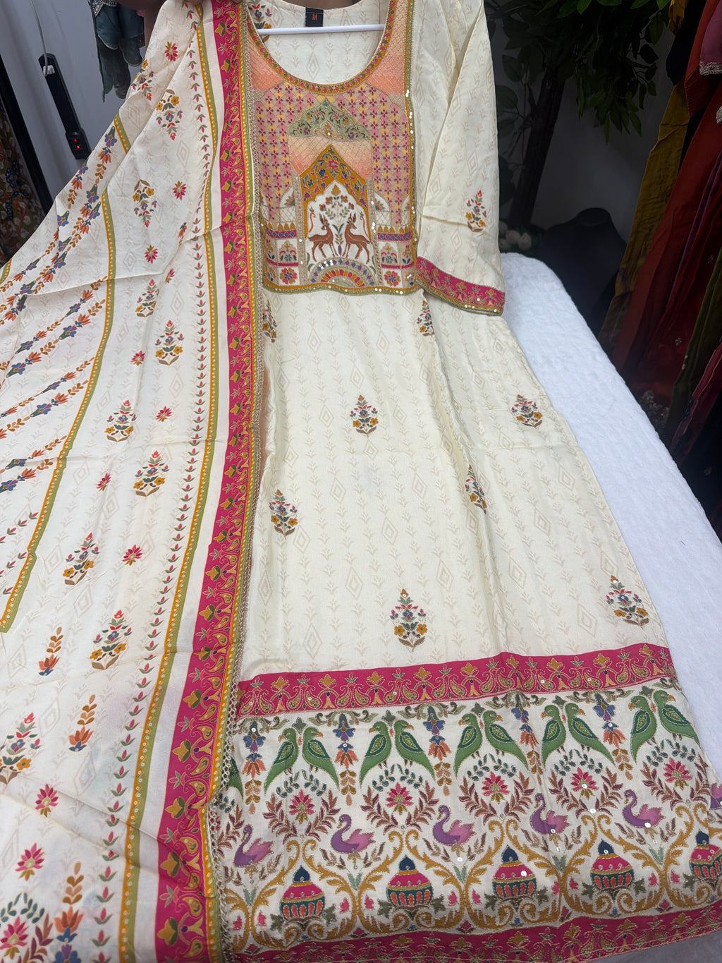 Stunning 3 Pc Sets