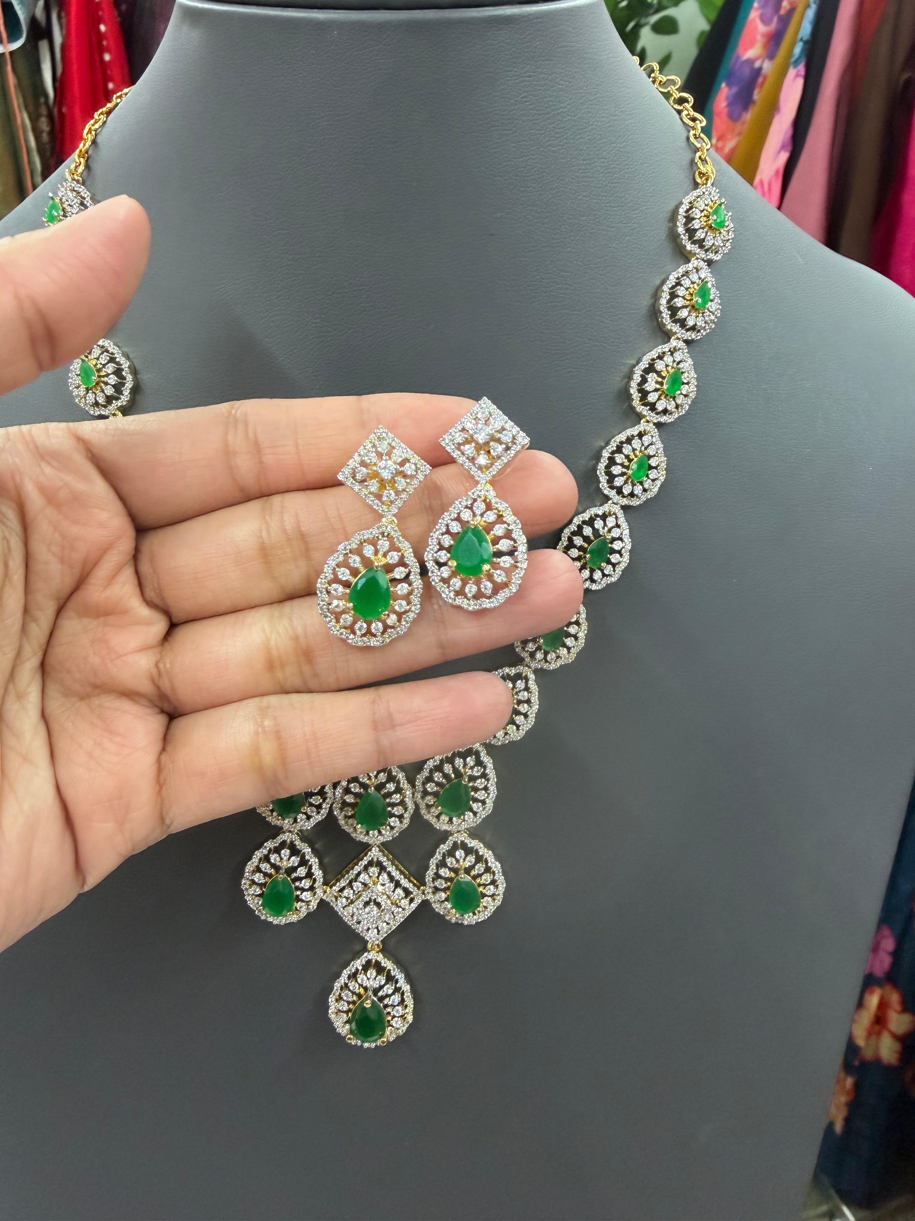Necklace with matching earrings ✨