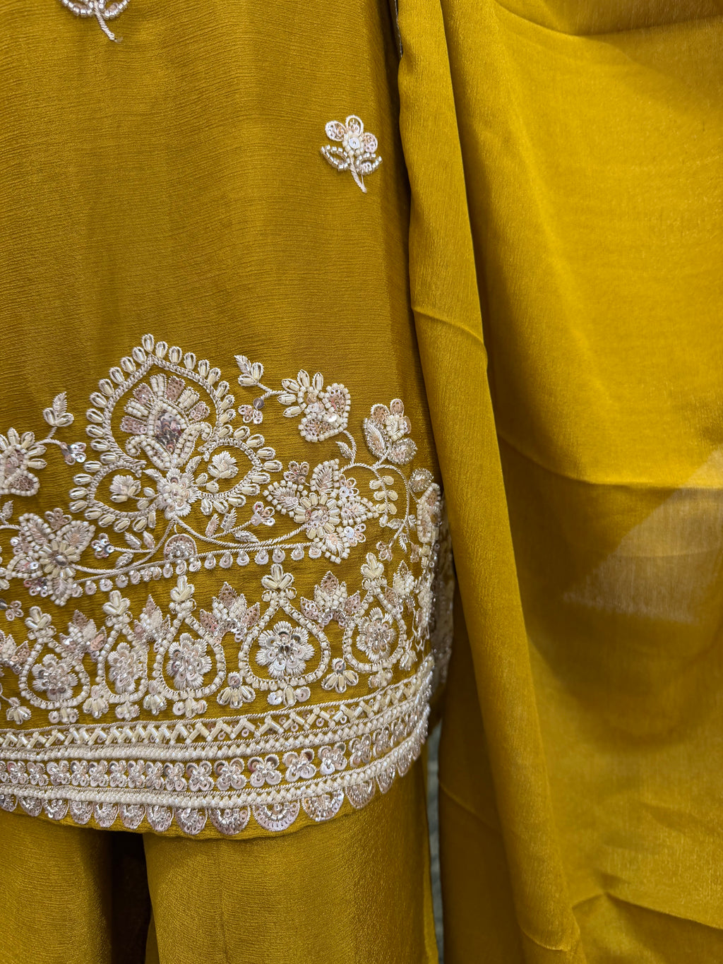 Stunning 3 Pc Sets