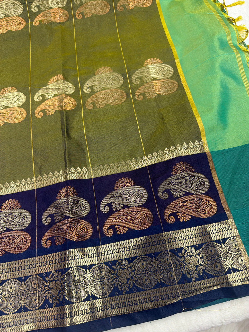 Soft Silk Saree ✨
• Fall & pico done
• Saree only (No blouse piece)