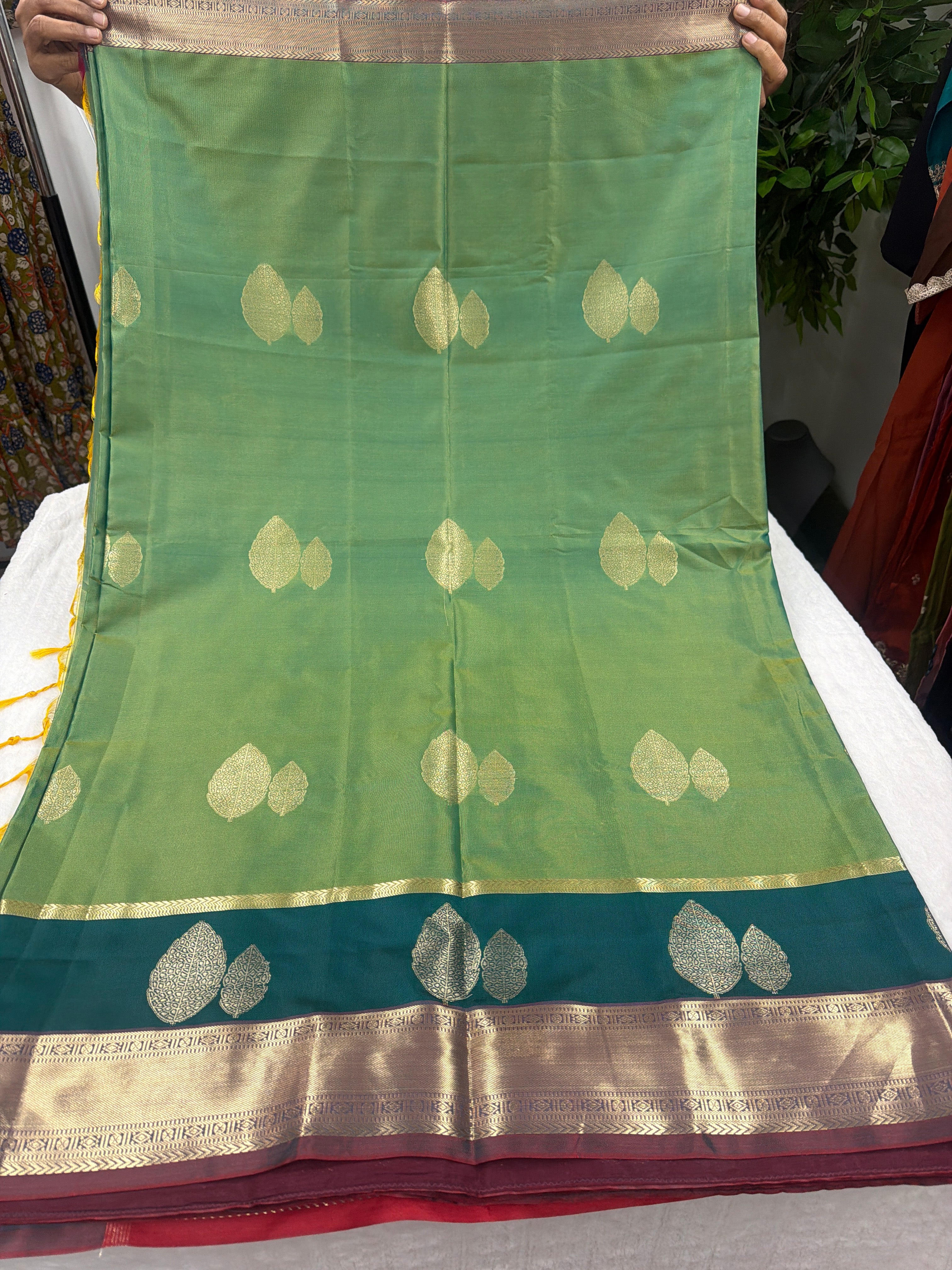 Soft Silk Saree ✨
• Fall & pico done
• Saree only (No blouse piece)