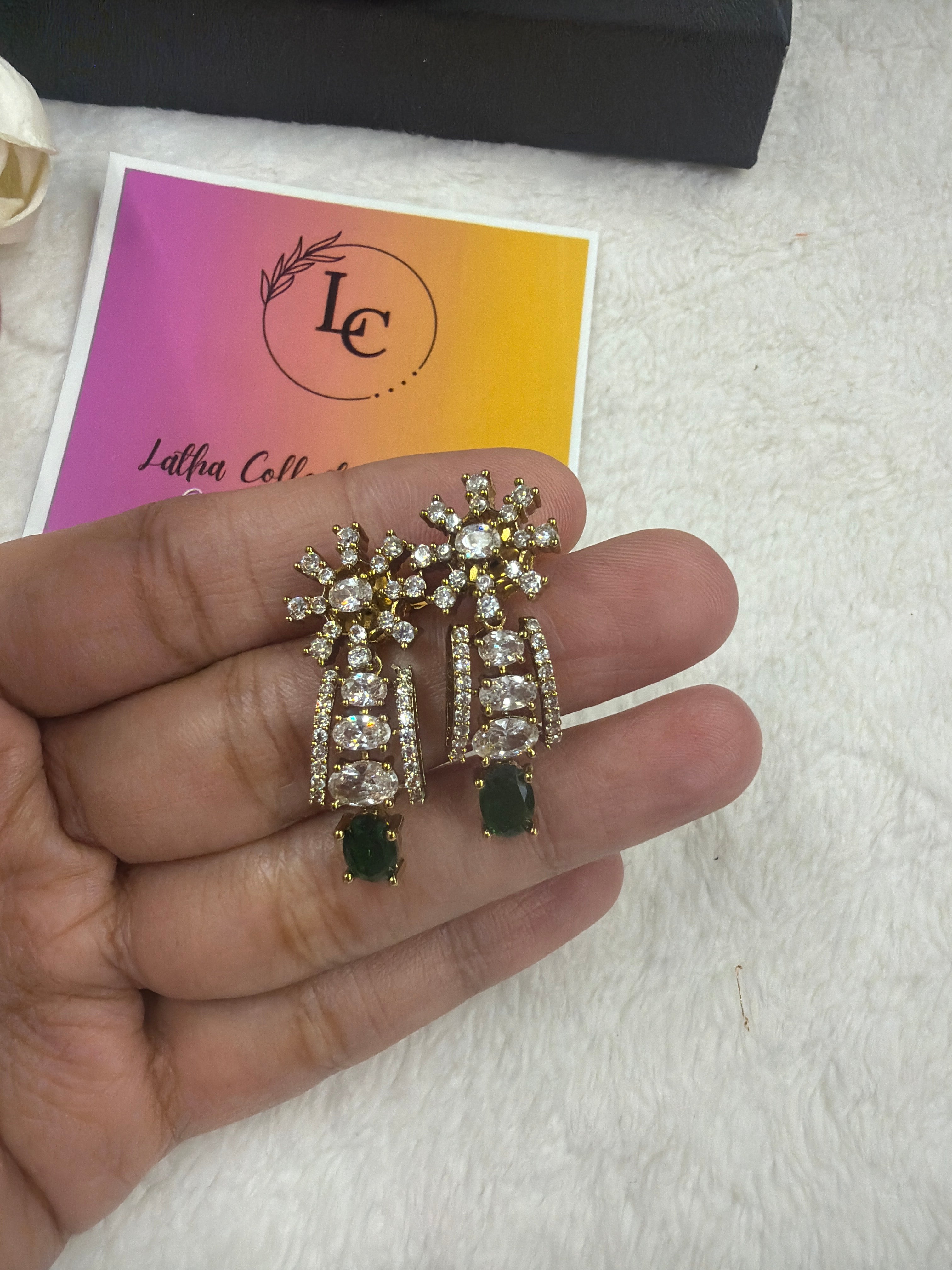✨ Beautiful Necklace with Matching Earrings ✨