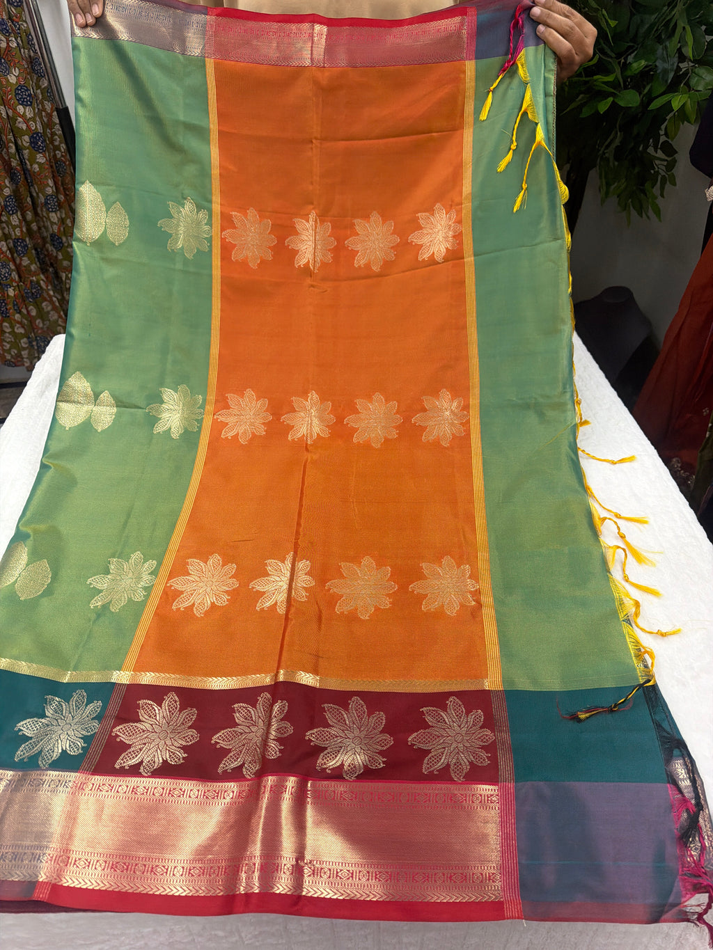 Soft Silk Saree ✨
• Fall & pico done
• Saree only (No blouse piece)
