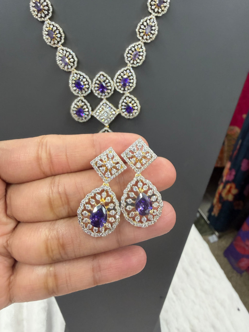 Necklace with matching earrings ✨