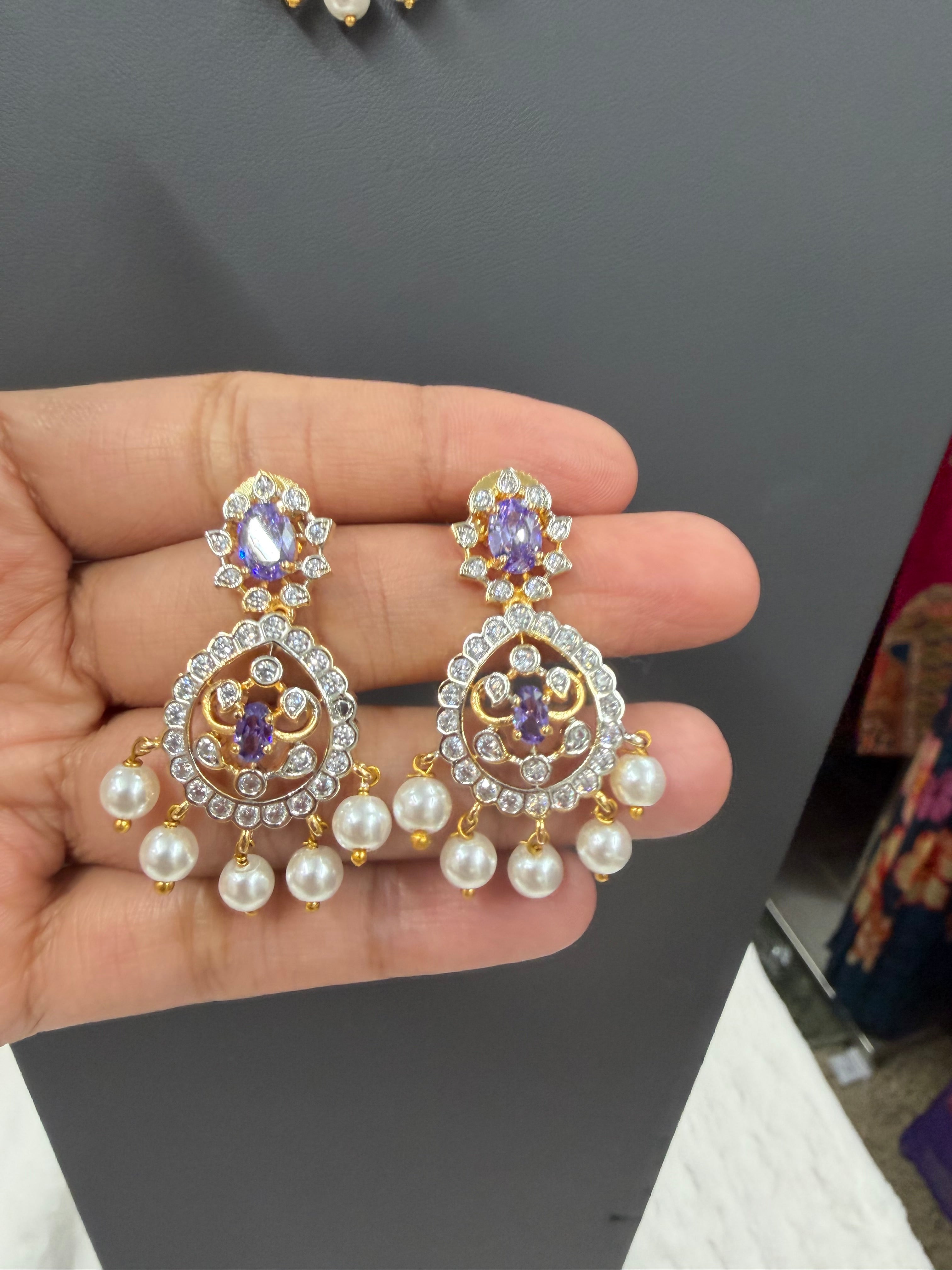 Necklace with matching earrings ✨