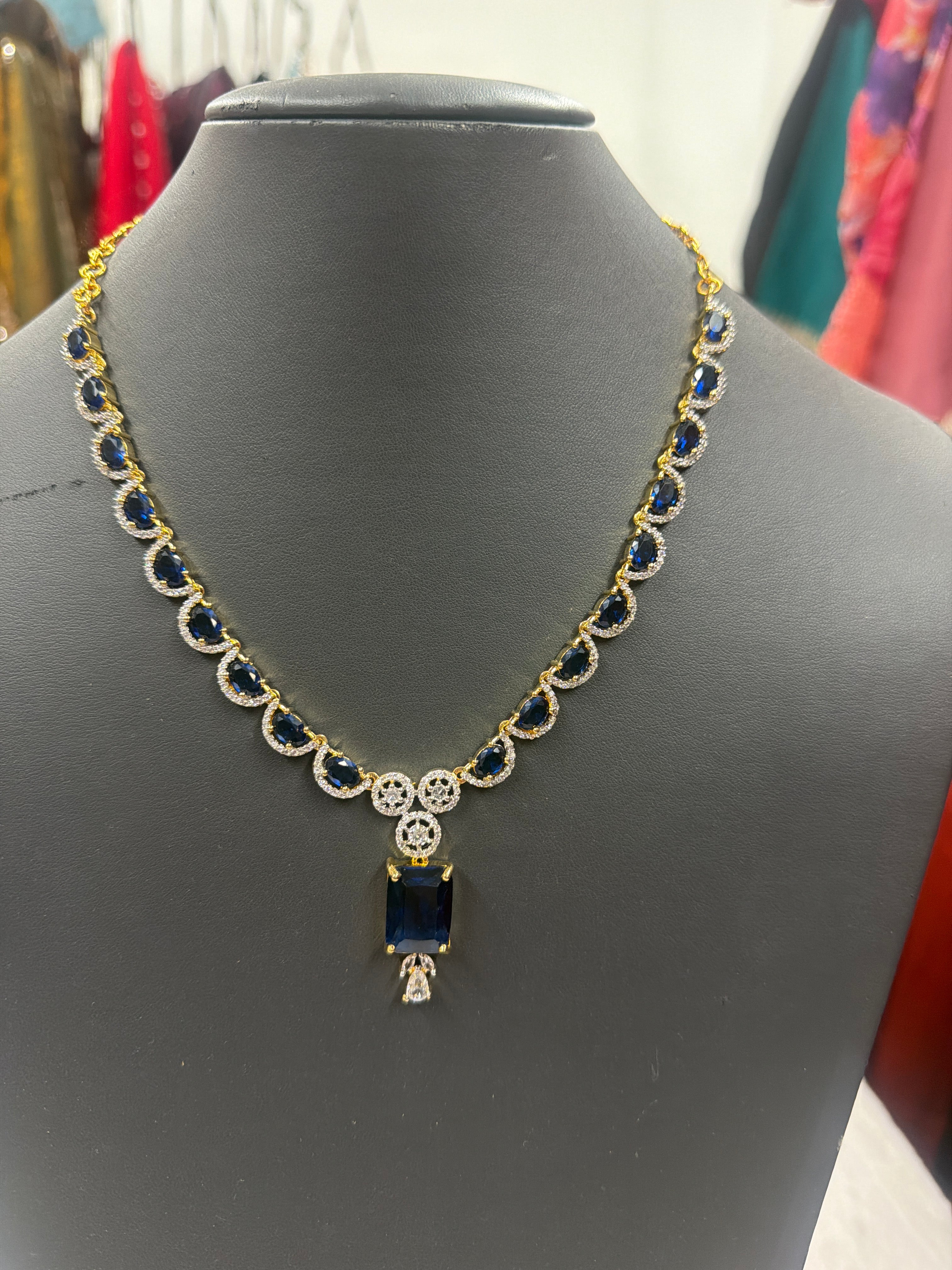 Cute necklace set with matching earrings ✨