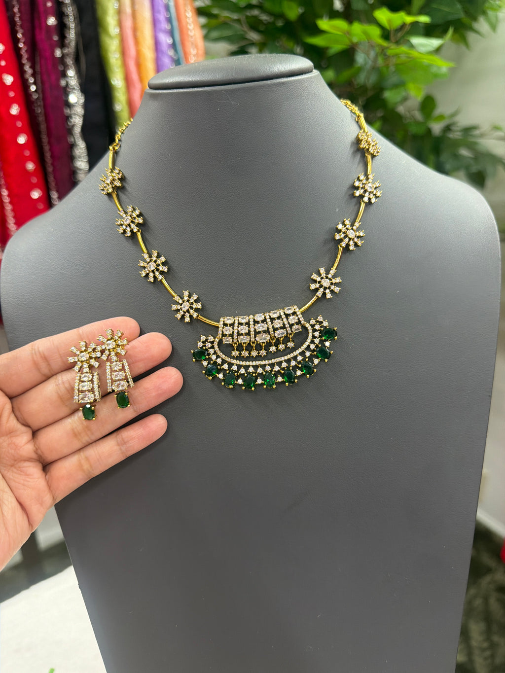 ✨ Beautiful Necklace with Matching Earrings ✨