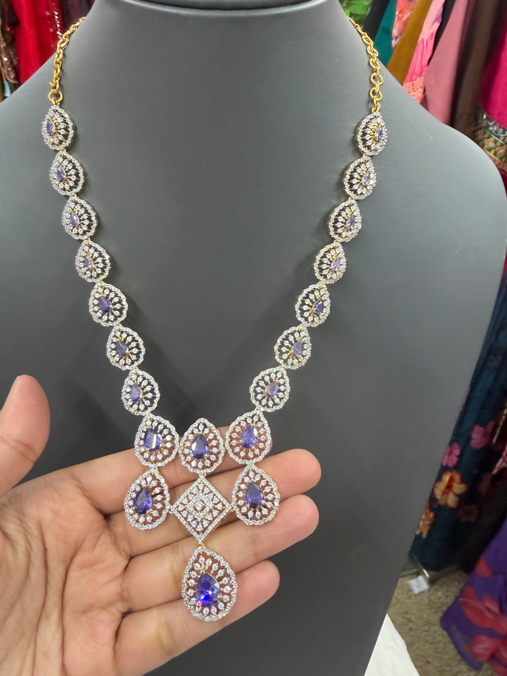 Necklace with matching earrings ✨