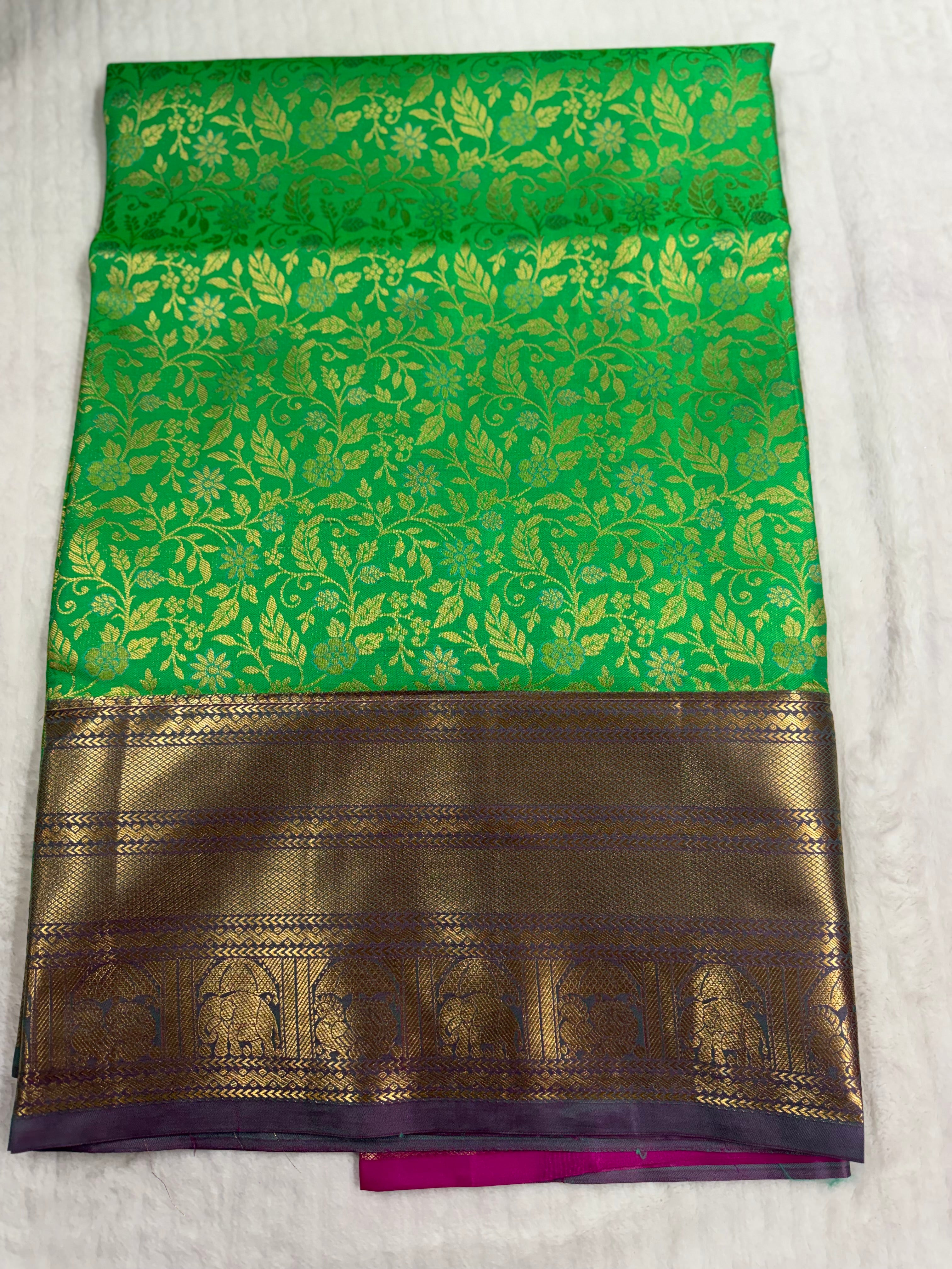 Gifting sarees
