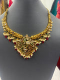 Traditional necklace with earrings