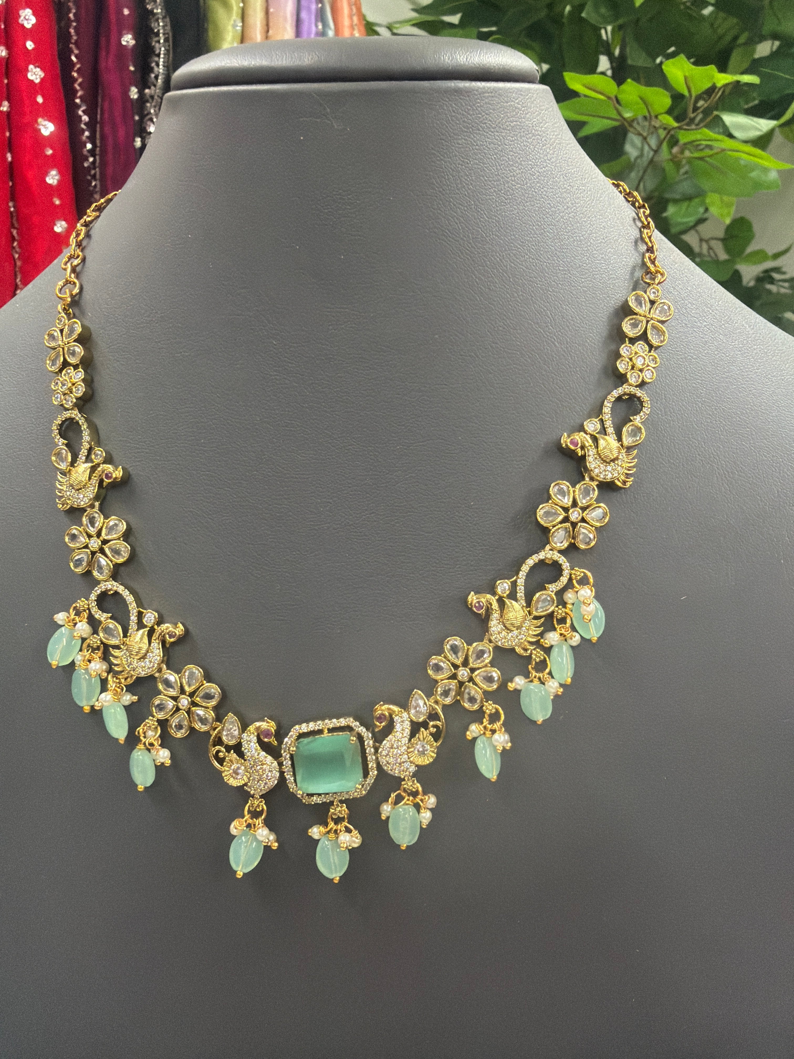 ✨ Beautiful Necklace with Matching Earrings ✨