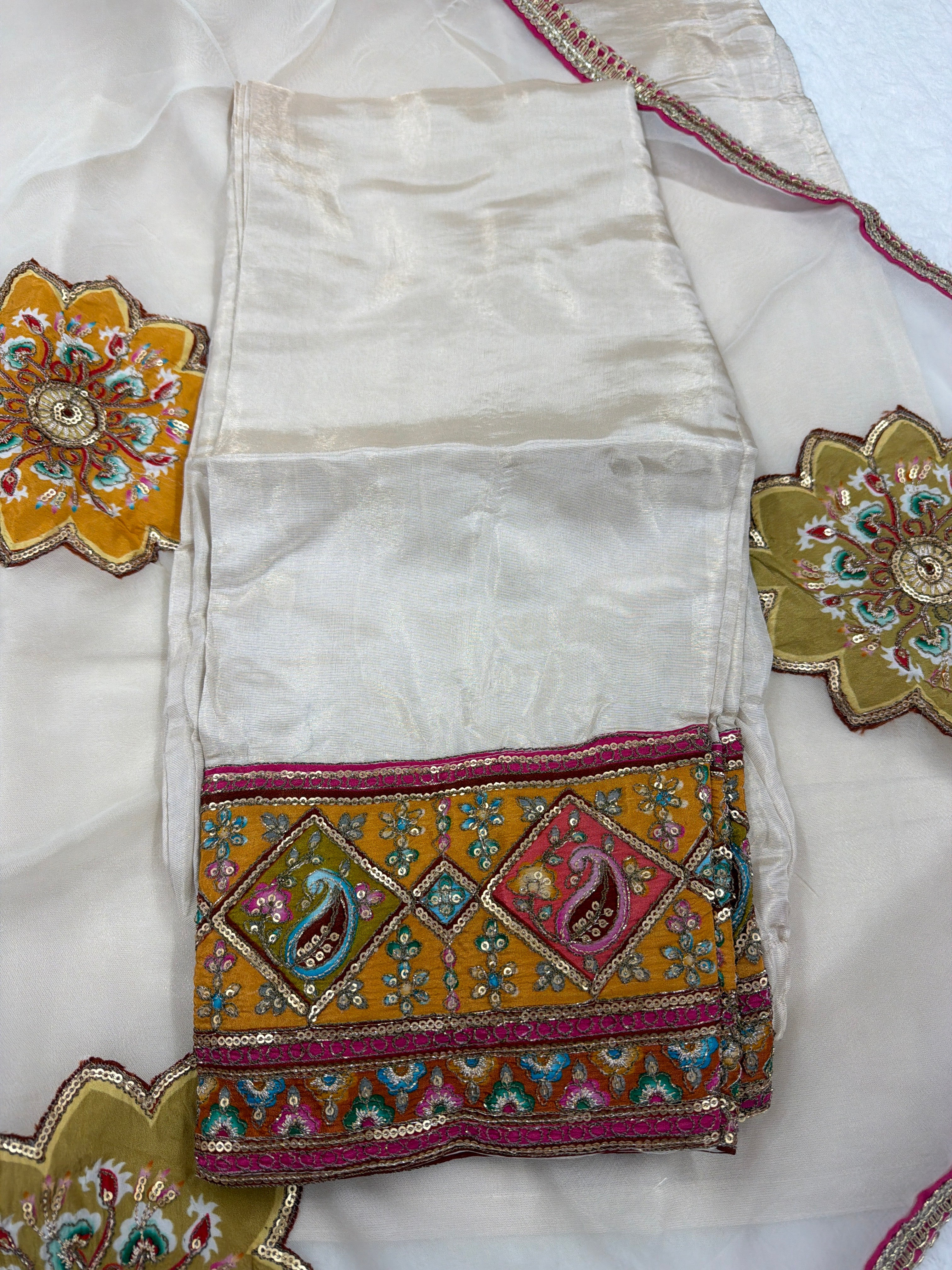 Heavy Dupatta Three Piece Suit Set