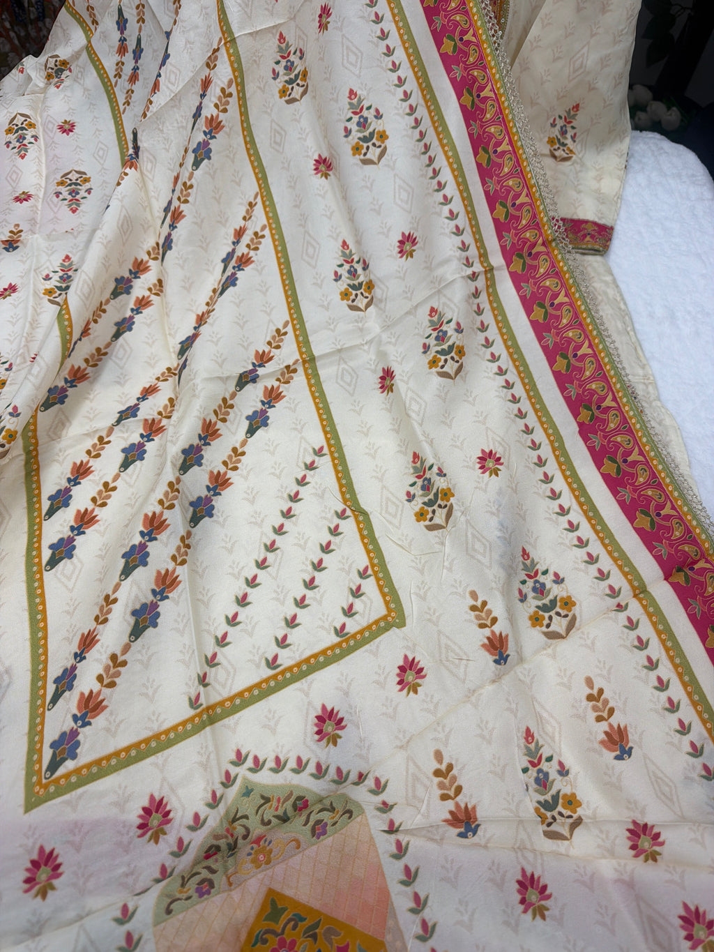 Stunning 3 Pc Sets