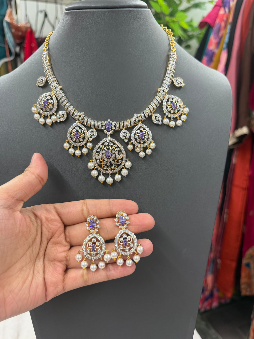 Necklace with matching earrings ✨