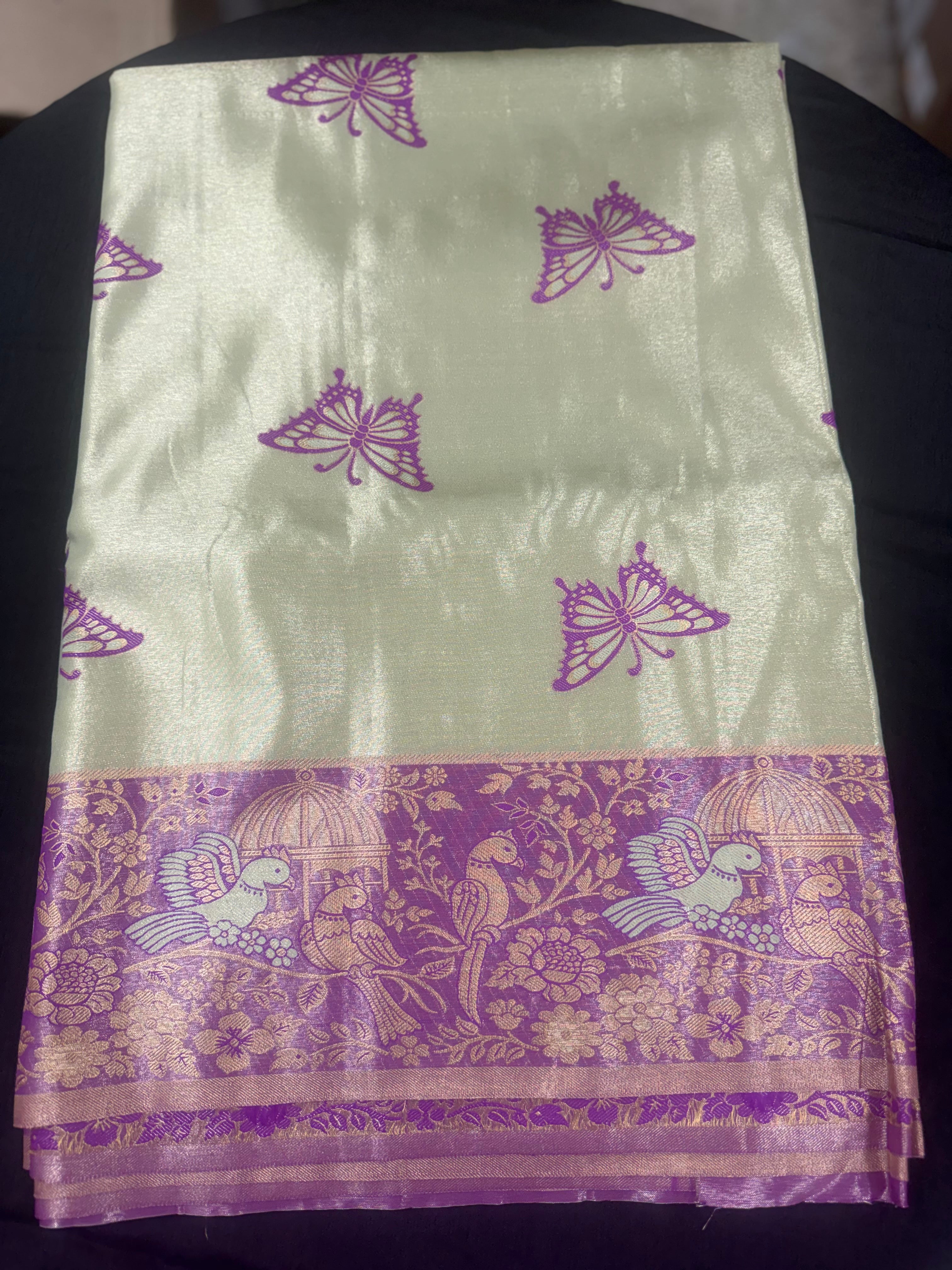 Gifting sarees