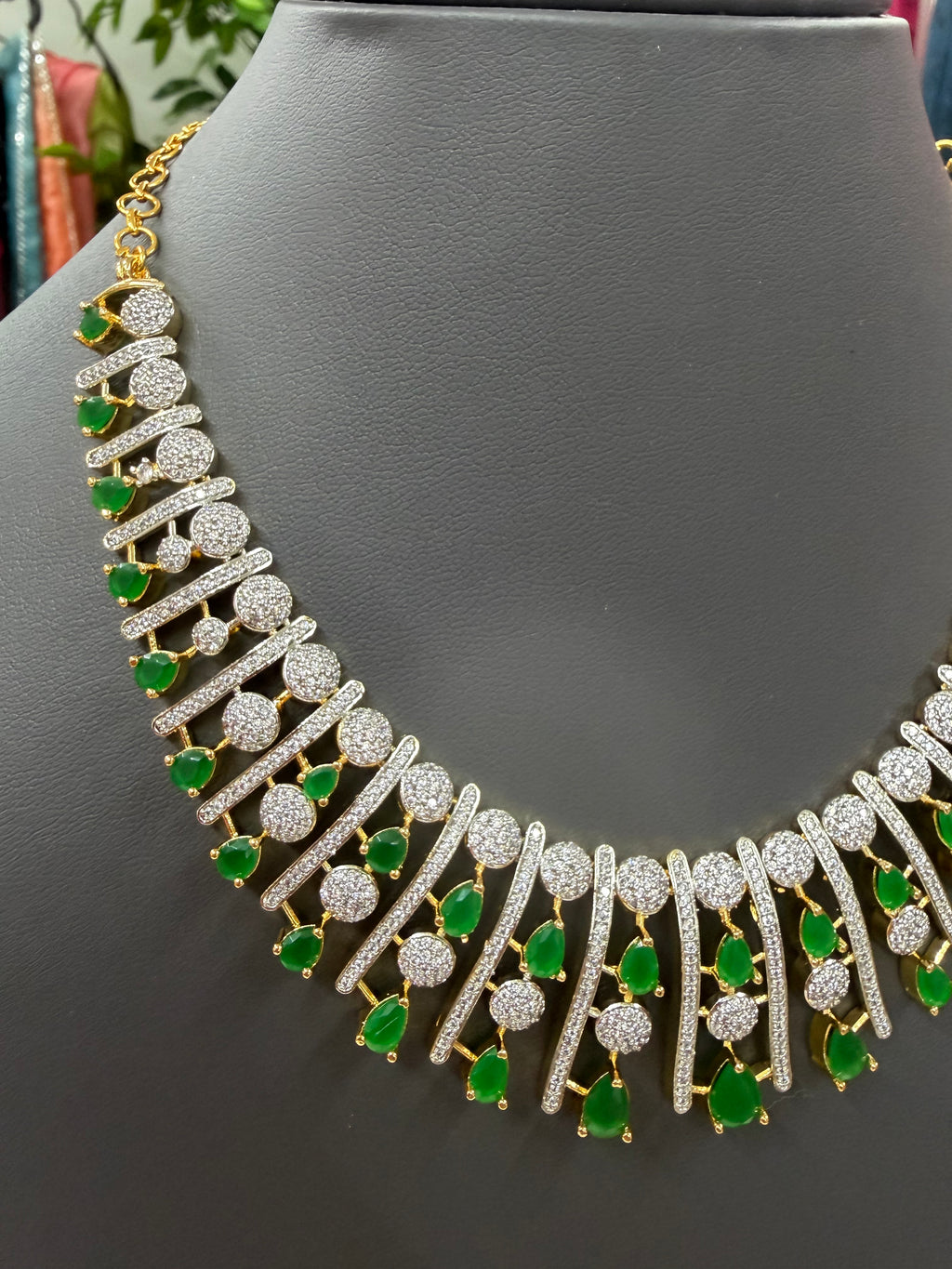 Necklace with matching earrings ✨