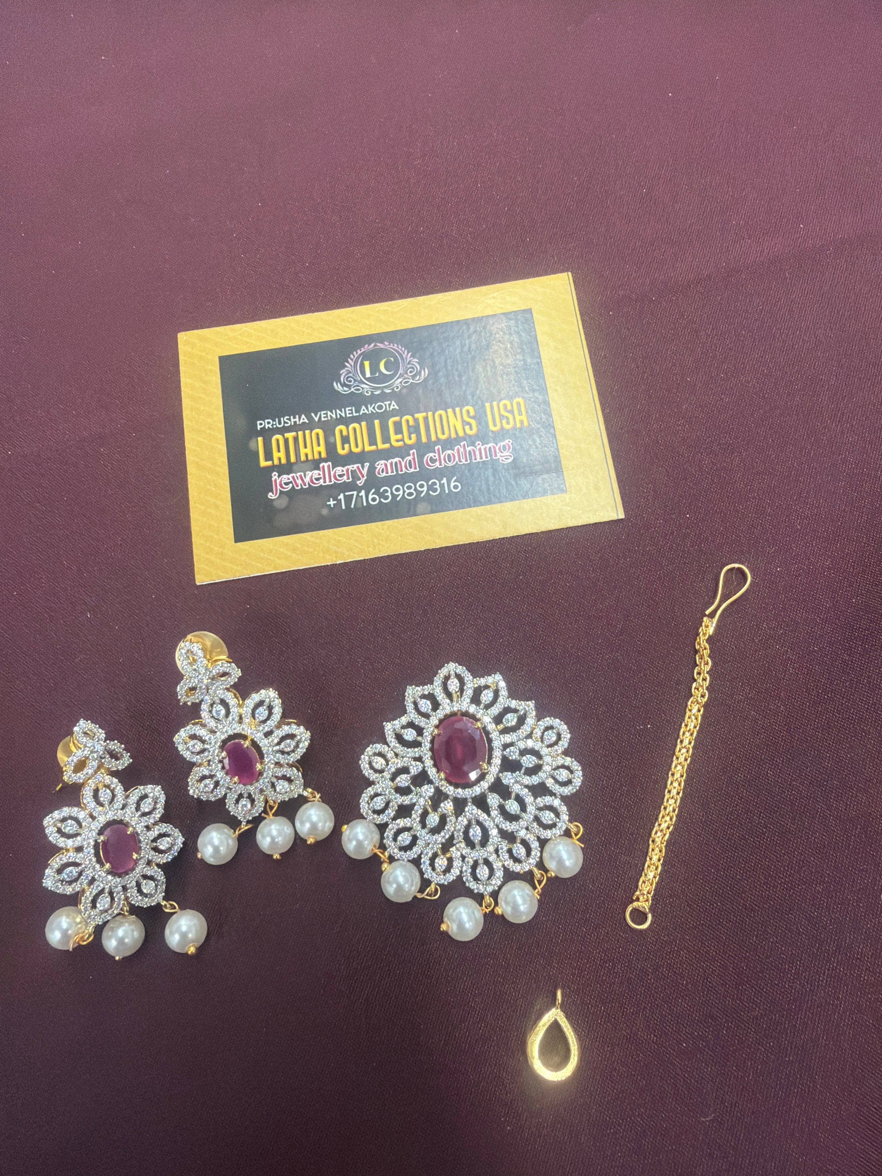Pendant Set with Earrings & Tikka Chain