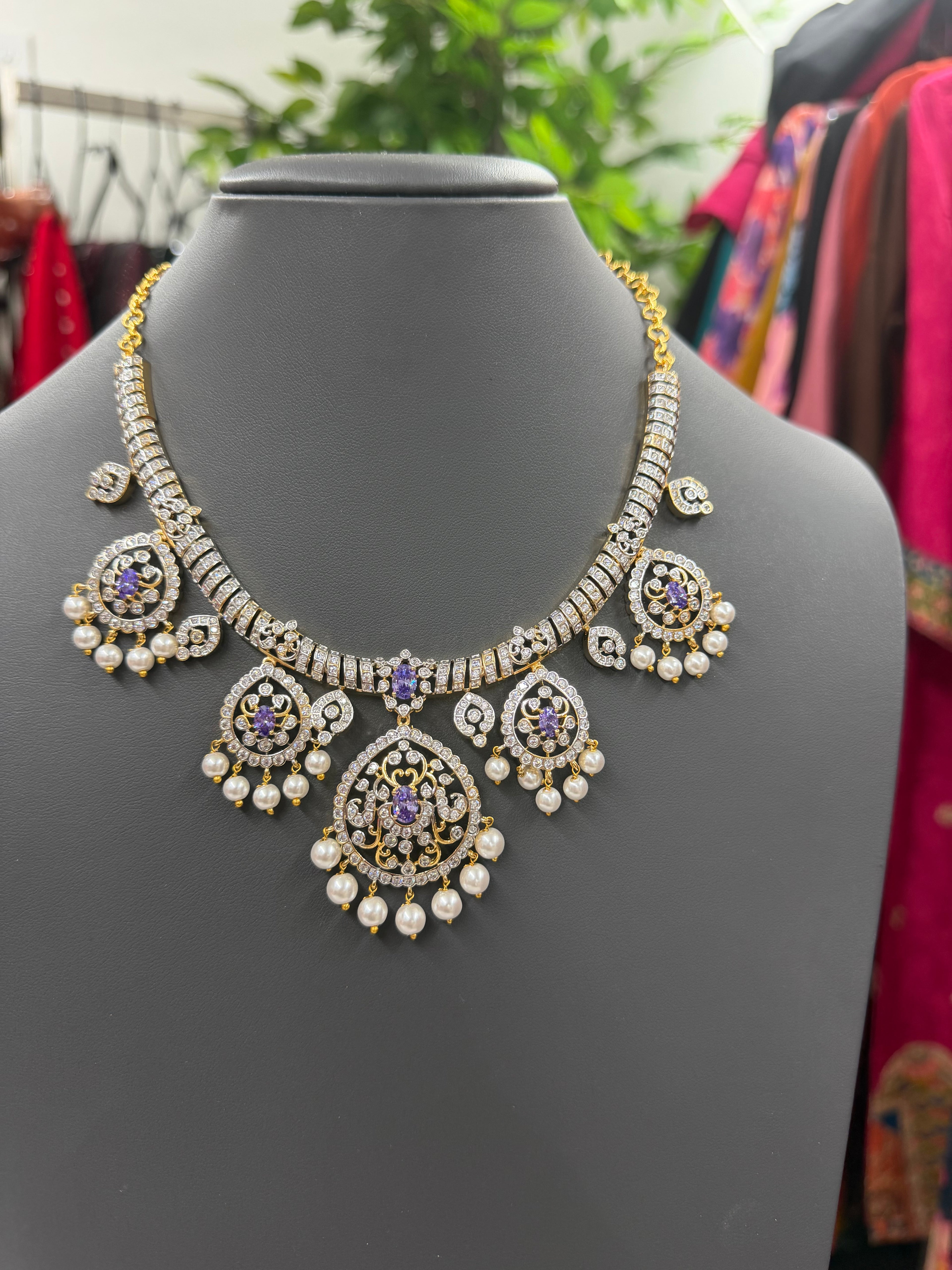 Necklace with matching earrings ✨
