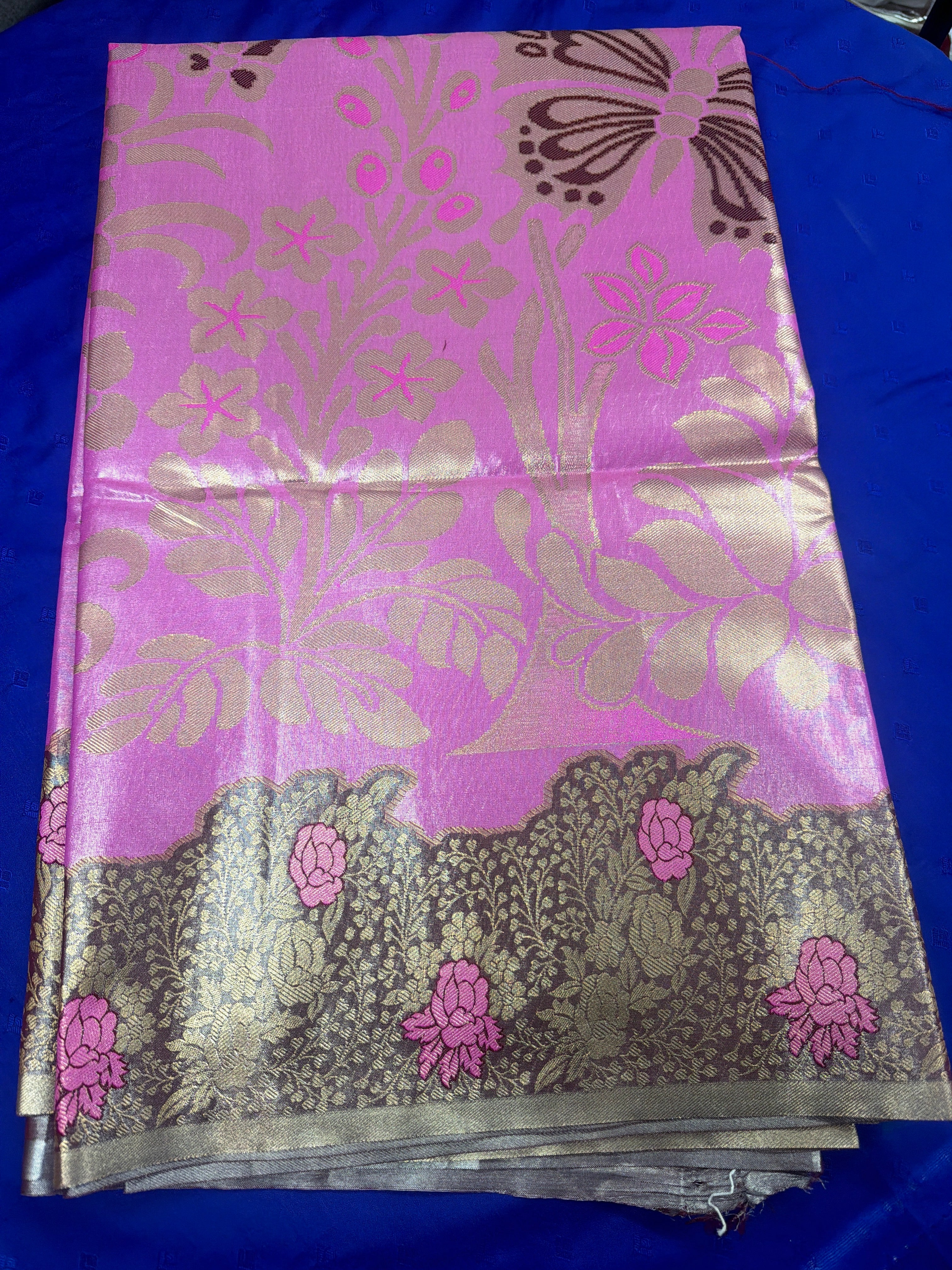 Gifting sarees