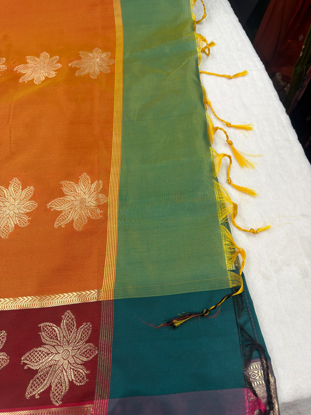 Soft Silk Saree ✨
• Fall & pico done
• Saree only (No blouse piece)