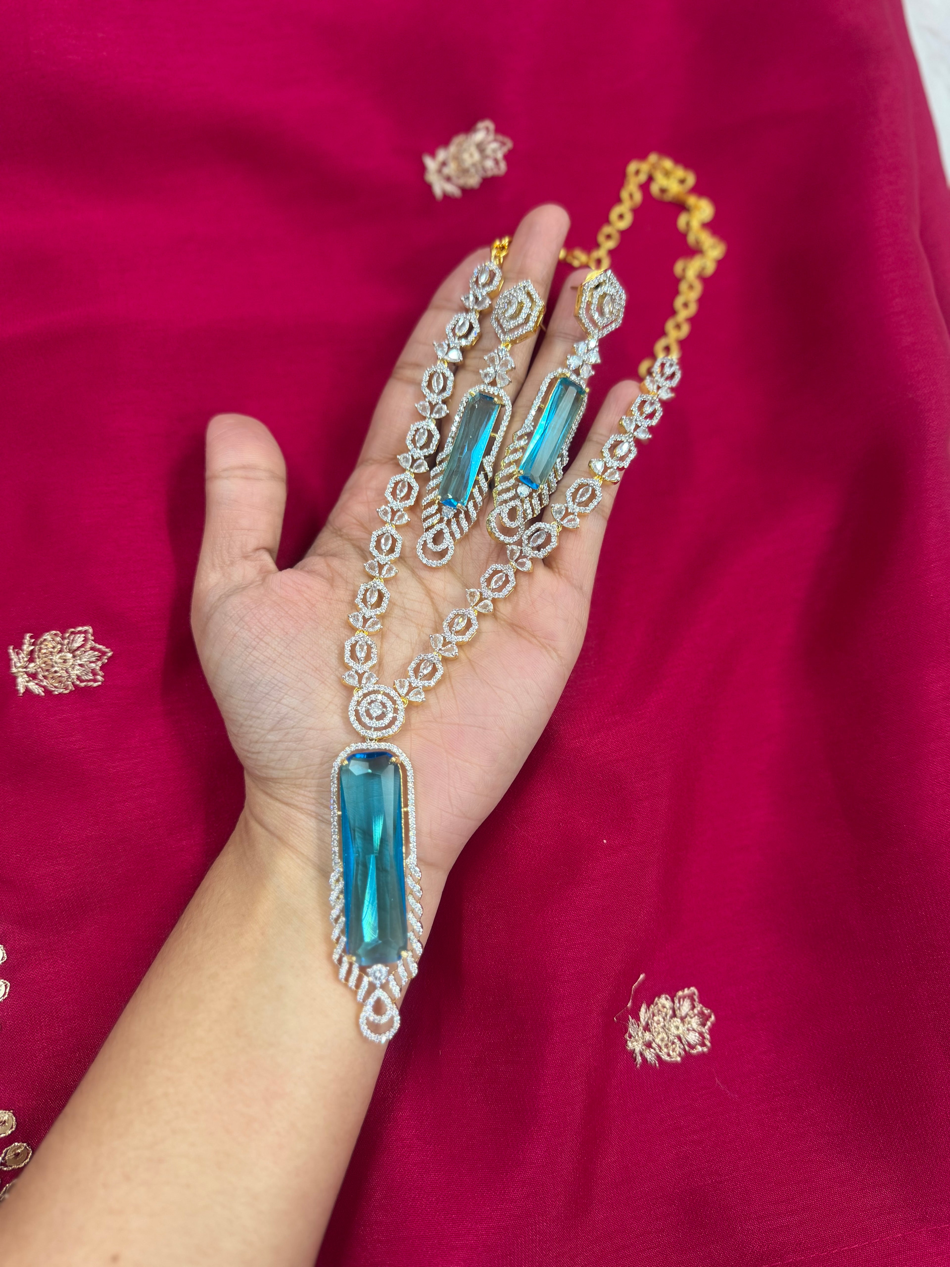 Luxury statement jewelry collection 💫
    Premium necklaces paired with stunning earrings