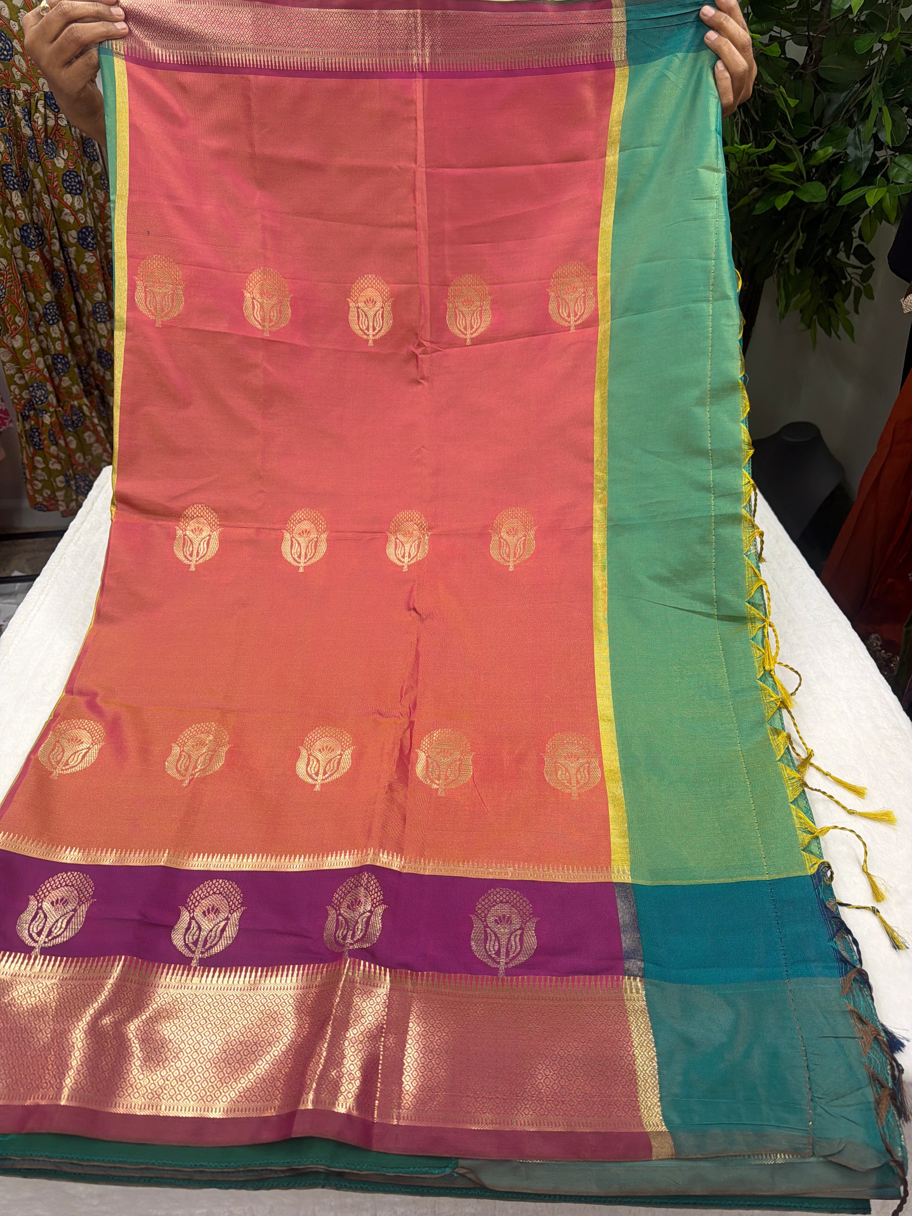 Soft Silk Saree ✨
• Fall & pico done
• Saree only (No blouse piece)