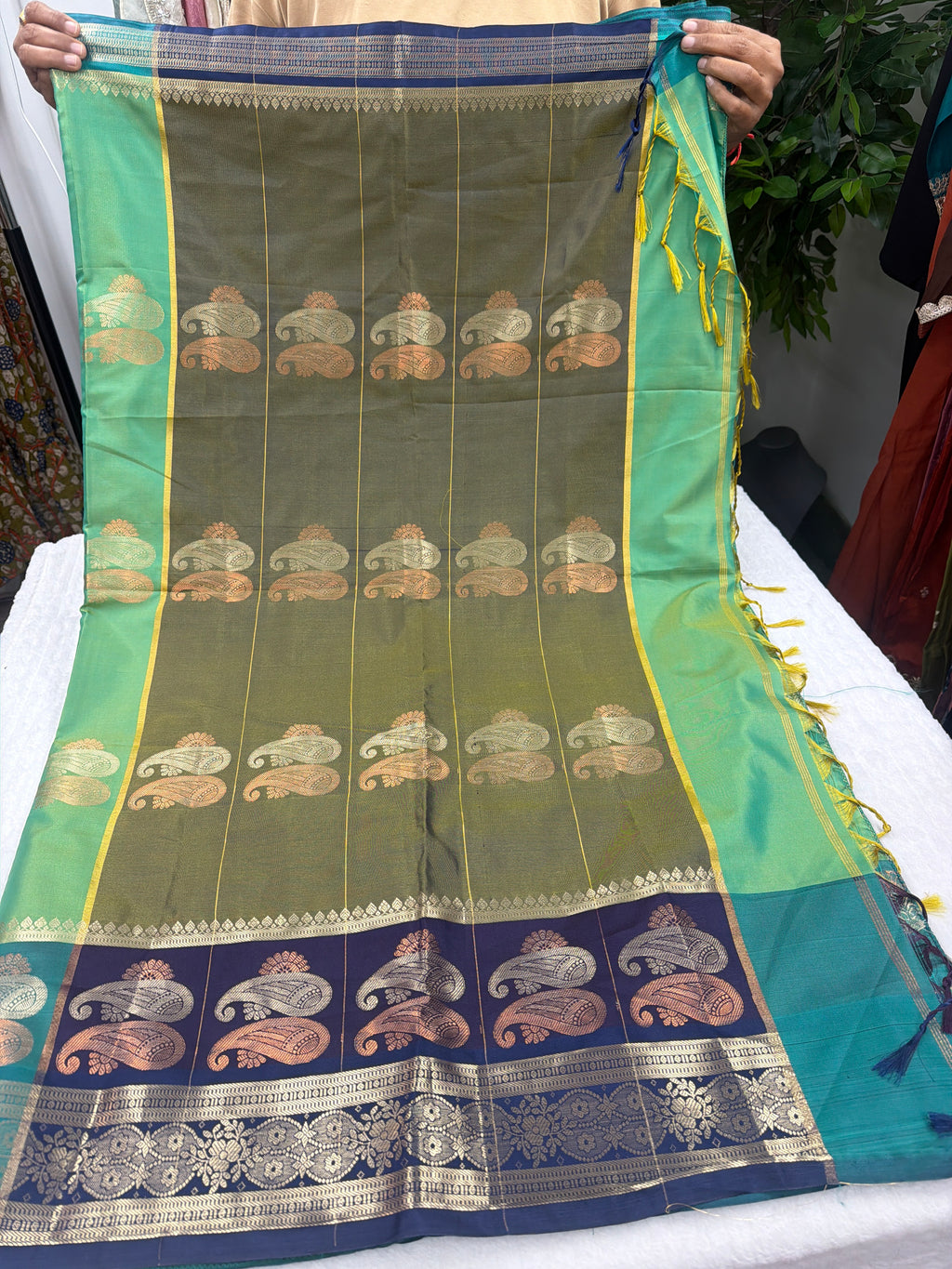 Soft Silk Saree ✨
• Fall & pico done
• Saree only (No blouse piece)